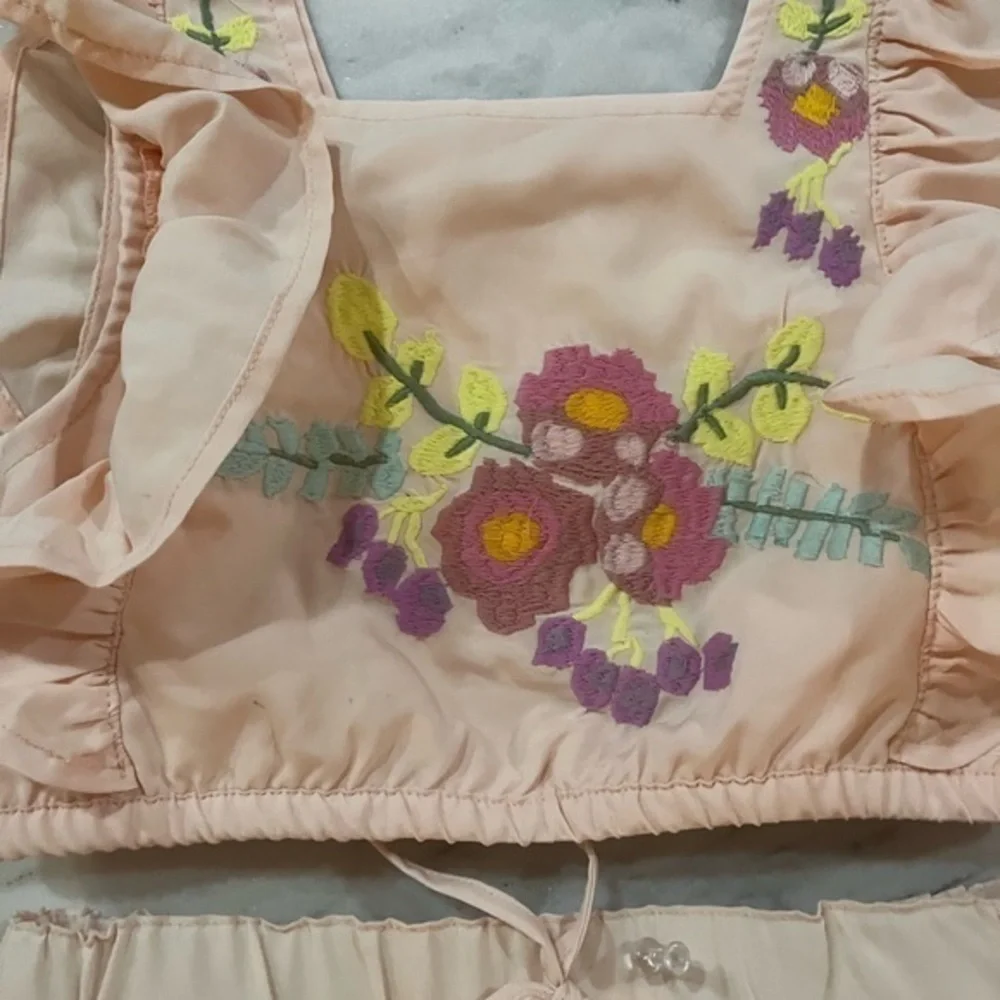 NWT iloveplum embroidered two piece set